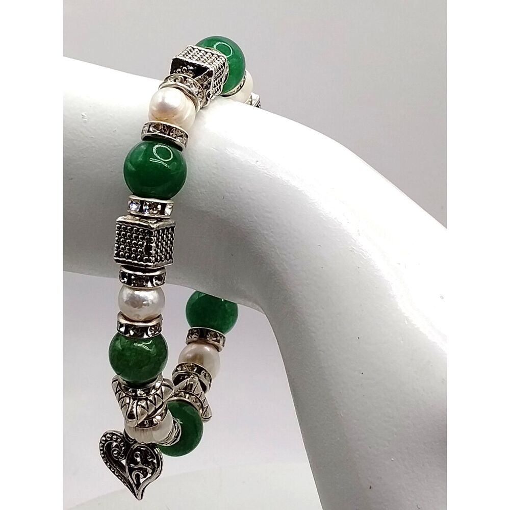 Bracelet of Green White & Silver beads Colors of the Holidays